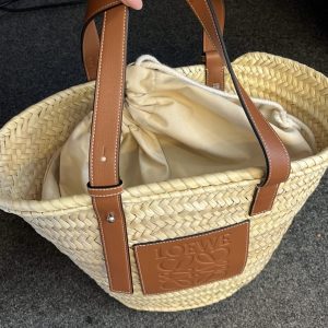 Organizer-do-koszyka-Loewe-Basket-Bag-Palm-Leaf-and-calfskin-Simple-Pattern-Poland.jpg